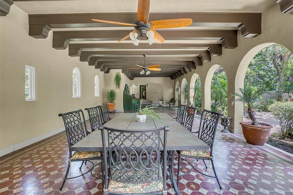 Recently Sold: $2,599,990 (6 beds, 4 baths, 5930 Square Feet)
