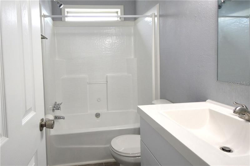 Recently Rented: $1,400 (2 beds, 2 baths, 1012 Square Feet)