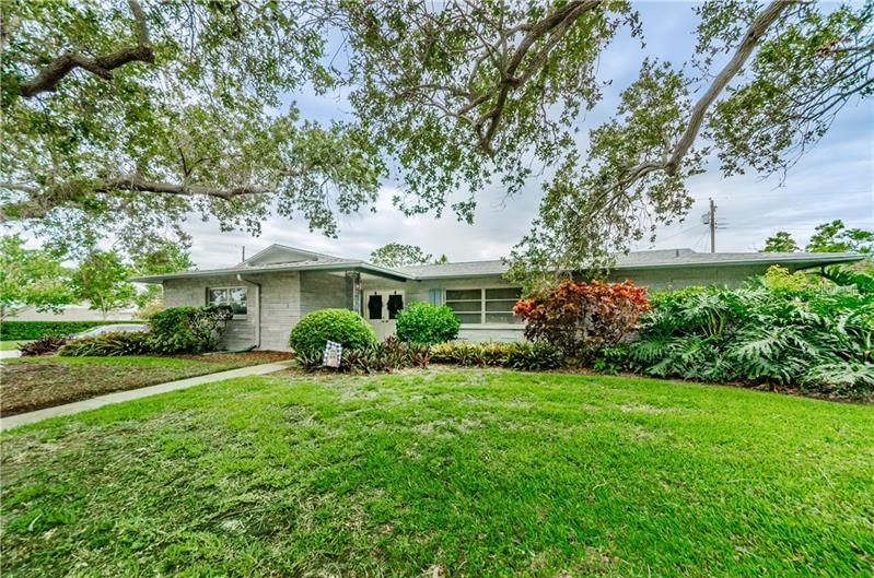 Recently Sold: $325,000 (3 beds, 2 baths, 1926 Square Feet)