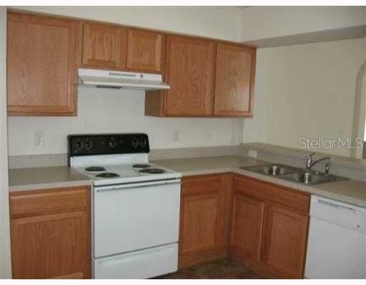 Recently Rented: $1,300 (3 beds, 2 baths, 1350 Square Feet)