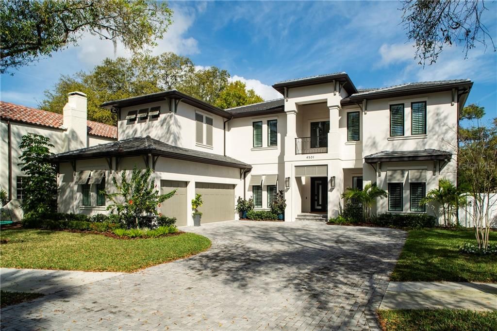 Recently Sold: $2,599,000 (5 beds, 5 baths, 5906 Square Feet)