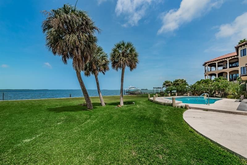 Recently Sold: $1,420,000 (3 beds, 2 baths, 2799 Square Feet)