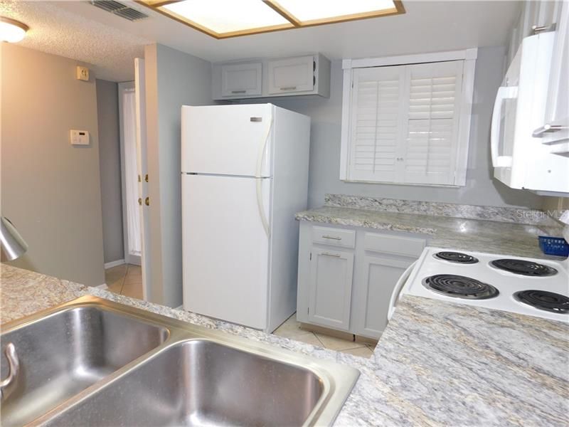 Recently Rented: $1,350 (2 beds, 2 baths, 870 Square Feet)