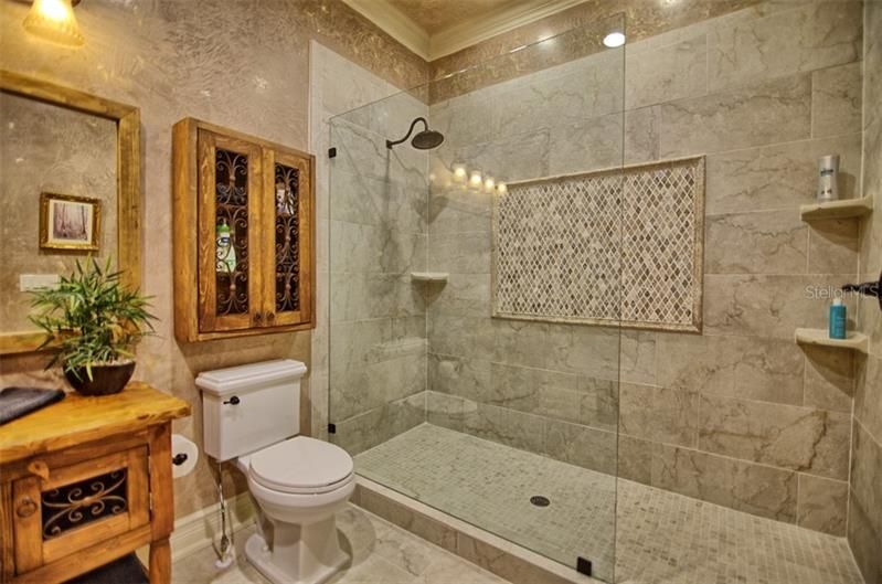 最近售出: $2,599,000 (5 贝兹, 4 浴室, 6443 平方英尺)