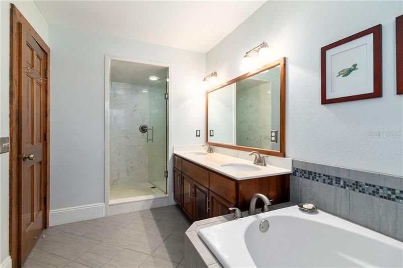 最近售出: $310,000 (3 贝兹, 2 浴室, 1869 平方英尺)