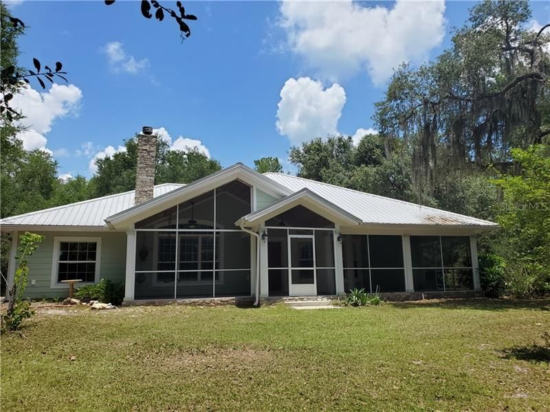 Very Nice Lakefront Home