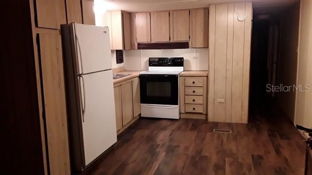 Recently Rented: $950 (2 beds, 2 baths, 864 Square Feet)