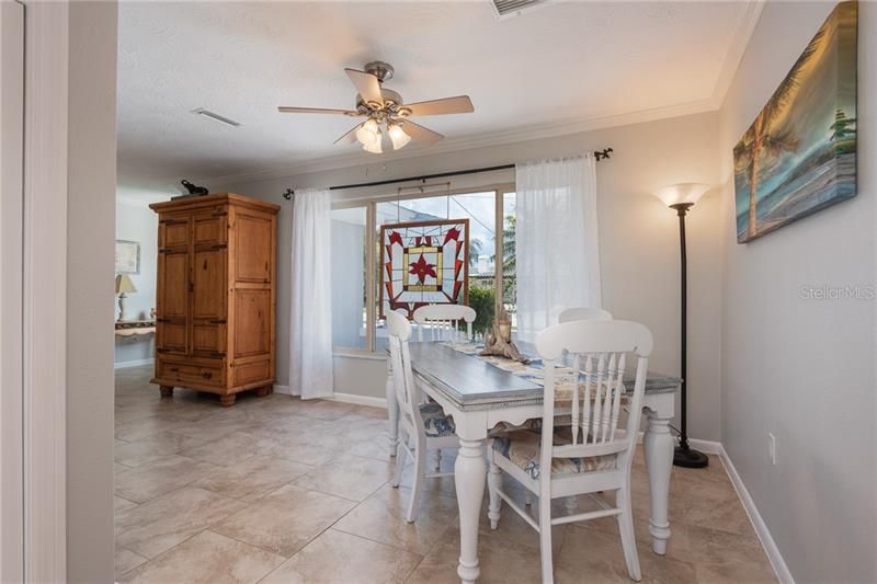Recently Sold: $450,000 (2 beds, 2 baths, 1588 Square Feet)