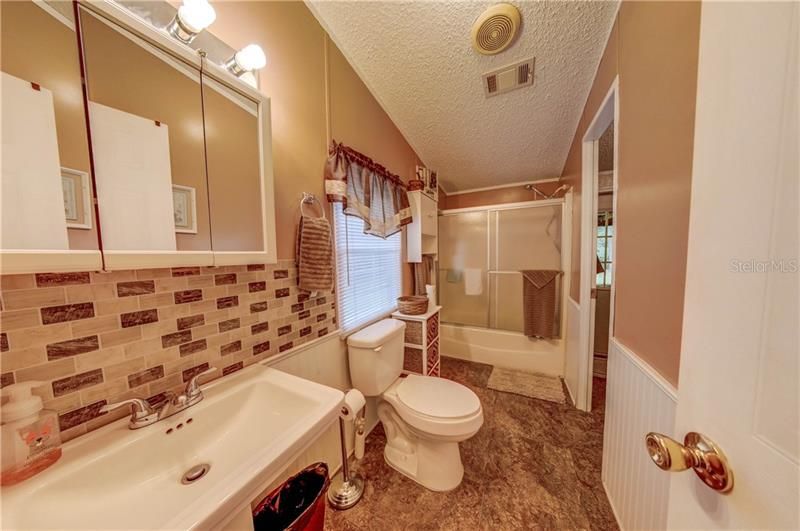 最近售出: $135,000 (2 贝兹, 2 浴室, 960 平方英尺)