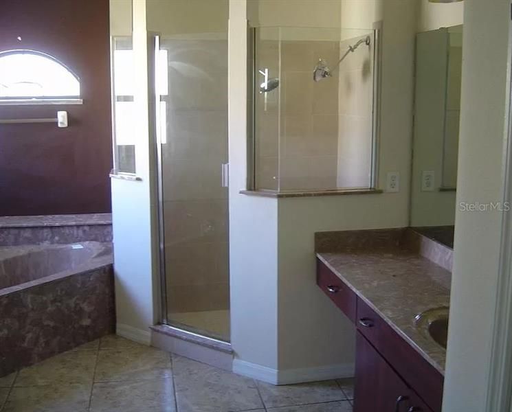 最近租的: $2,190 (3 贝兹, 3 浴室, 2127 平方英尺)