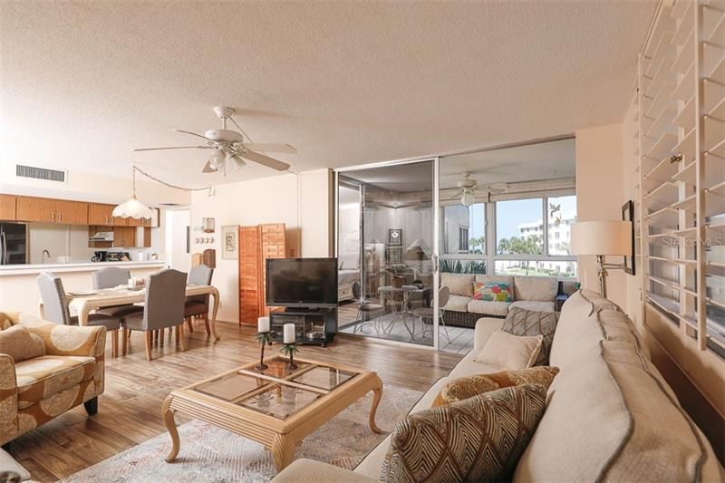 Recently Sold: $775,000 (2 beds, 2 baths, 1352 Square Feet)