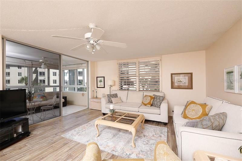 Recently Sold: $775,000 (2 beds, 2 baths, 1352 Square Feet)