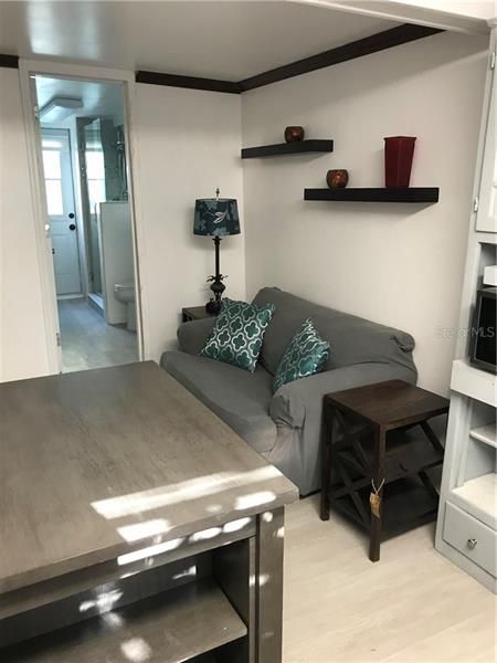 Recently Rented: $1,200 (1 beds, 1 baths, 450 Square Feet)