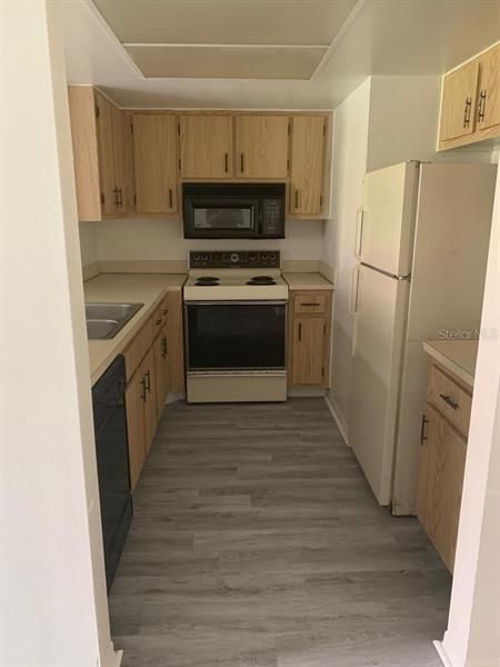 Recently Rented: $850 (1 beds, 1 baths, 733 Square Feet)