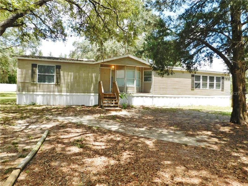 Recently Rented: $1,400 (3 beds, 2 baths, 1808 Square Feet)