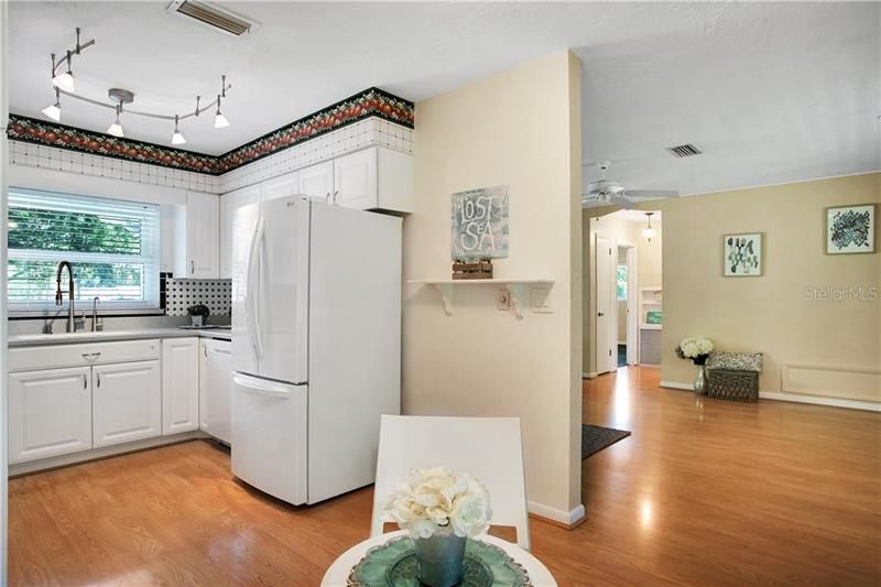Recently Sold: $275,000 (2 beds, 1 baths, 1120 Square Feet)