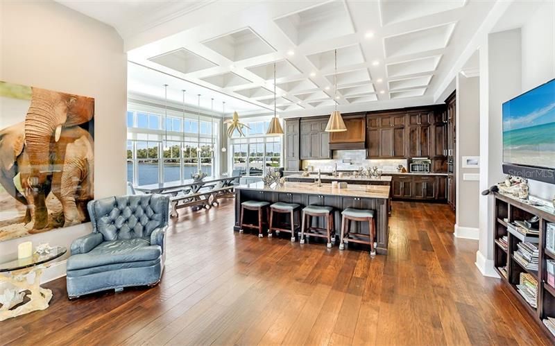 Recently Sold: $2,999,999 (5 beds, 5 baths, 5032 Square Feet)