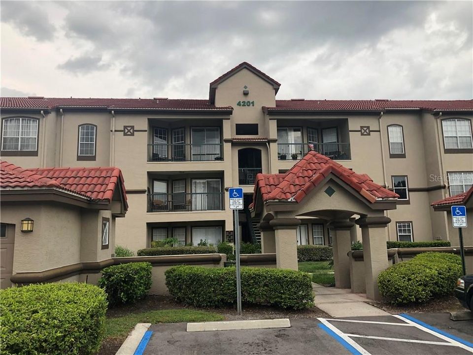 Recently Sold: $130,000 (2 beds, 1 baths, 961 Square Feet)