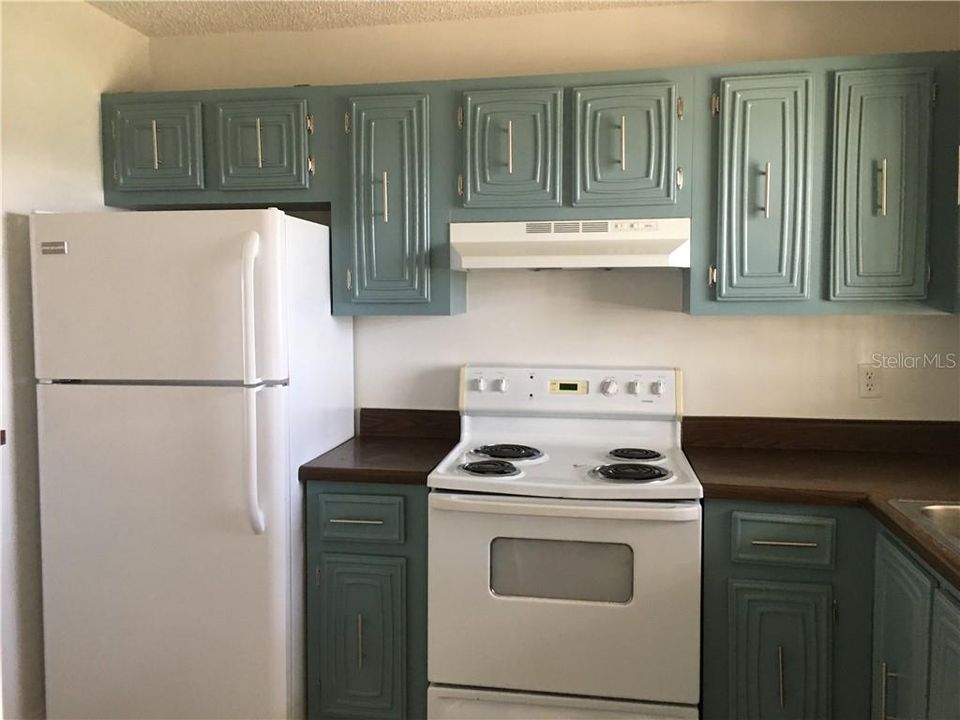 Recently Rented: $1,325 (2 beds, 2 baths, 965 Square Feet)