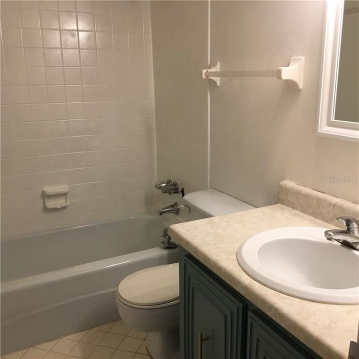 Recently Rented: $1,325 (2 beds, 2 baths, 965 Square Feet)