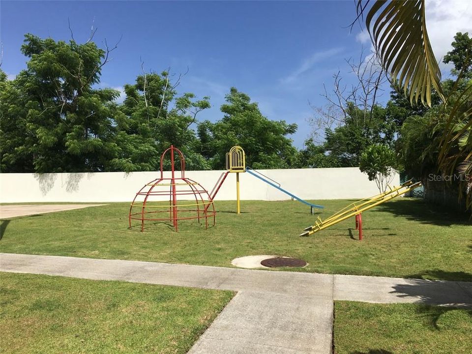 Recently Sold: $135,000 (3 beds, 2 baths, 1255 Square Feet)