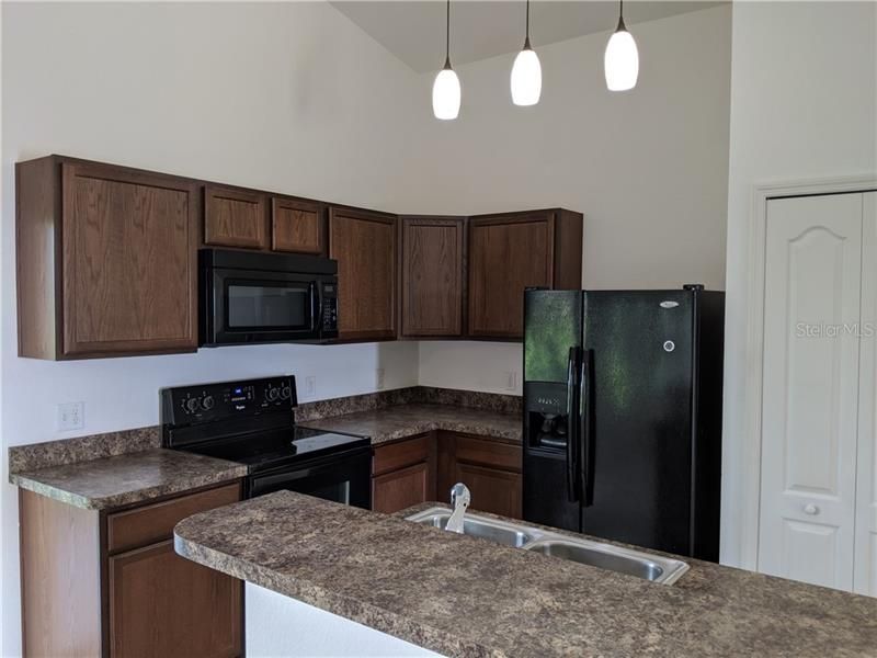 Recently Rented: $1,395 (3 beds, 2 baths, 1302 Square Feet)