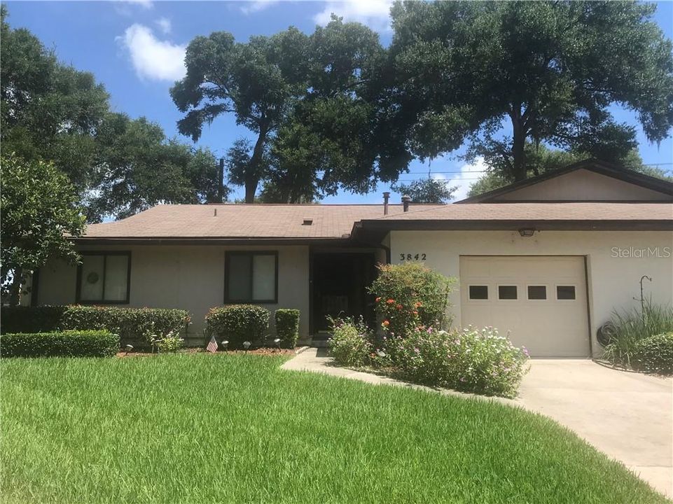 Recently Sold: $129,000 (3 beds, 2 baths, 1438 Square Feet)