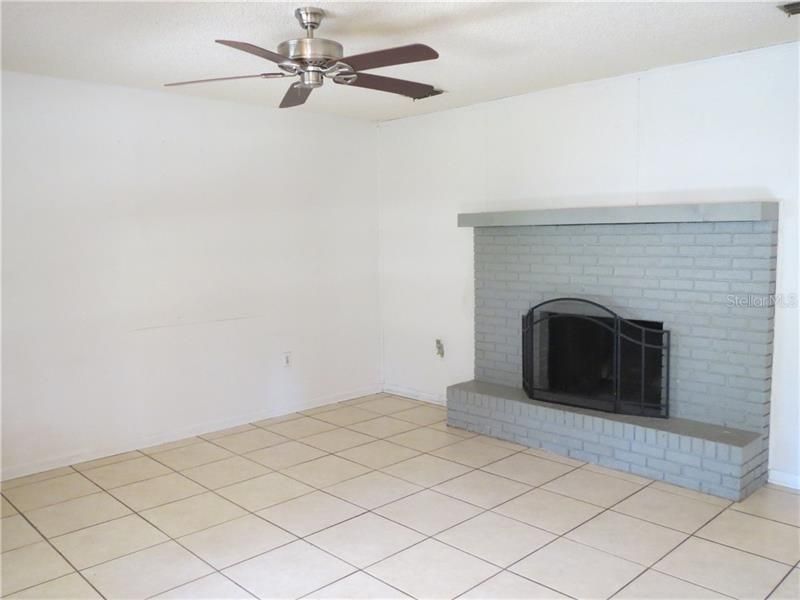 Recently Sold: $115,000 (3 beds, 2 baths, 1188 Square Feet)