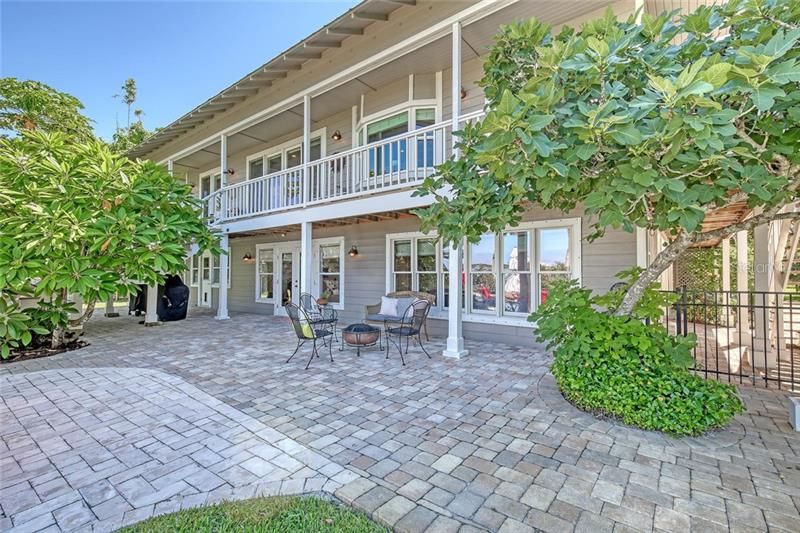 Recently Sold: $1,230,000 (5 beds, 4 baths, 4063 Square Feet)