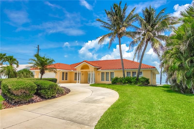 Recently Sold: $1,600,000 (3 beds, 2 baths, 2494 Square Feet)