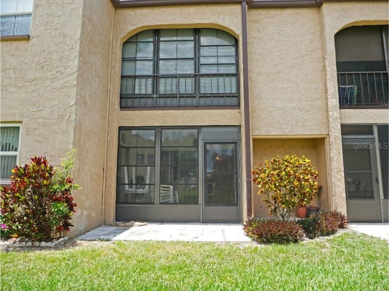 Recently Sold: $102,500 (2 beds, 2 baths, 956 Square Feet)