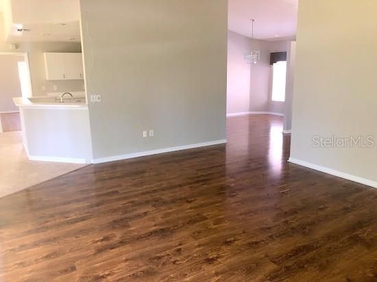 Recently Rented: $1,595 (3 beds, 2 baths, 1835 Square Feet)