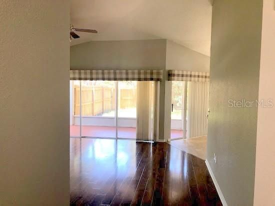 Recently Rented: $1,595 (3 beds, 2 baths, 1835 Square Feet)