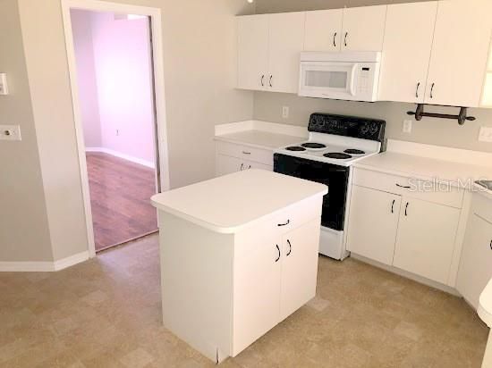 Recently Rented: $1,595 (3 beds, 2 baths, 1835 Square Feet)