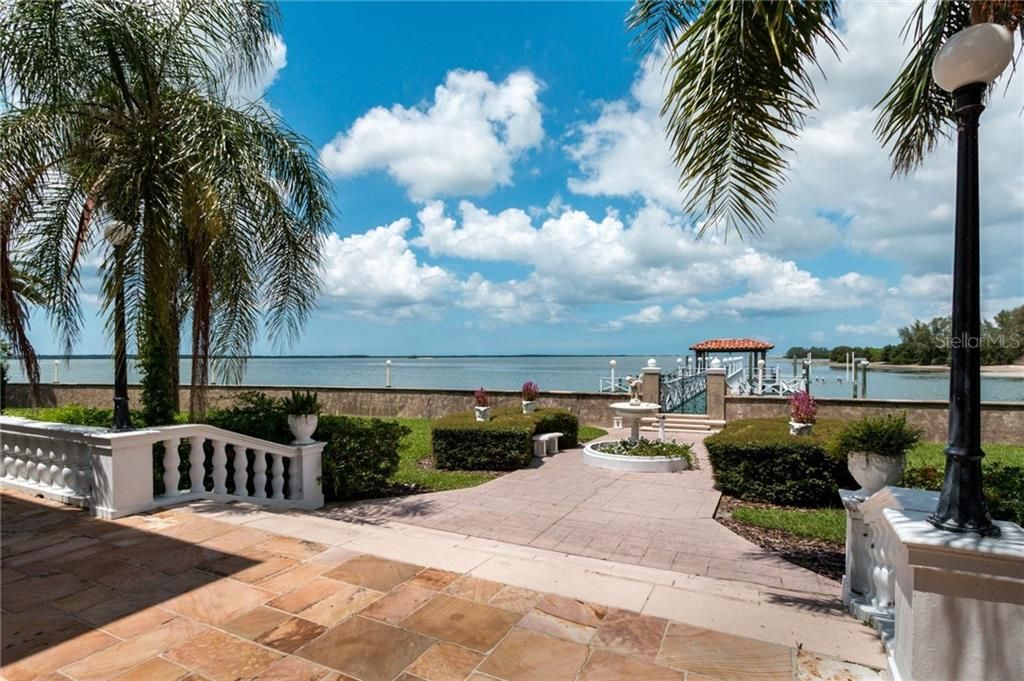 Recently Sold: $4,599,000 (5 beds, 6 baths, 7667 Square Feet)