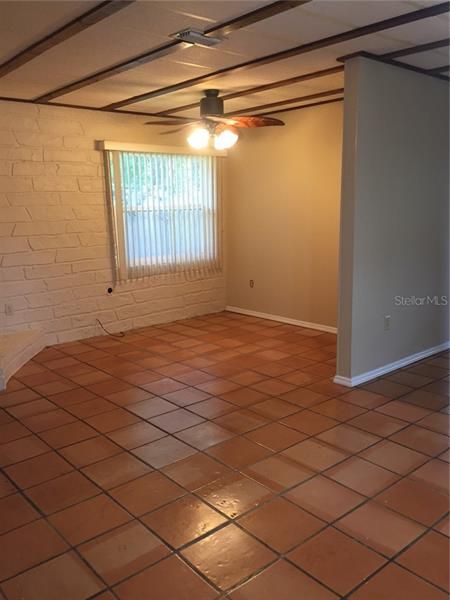 Recently Rented: $1,395 (3 beds, 2 baths, 1280 Square Feet)