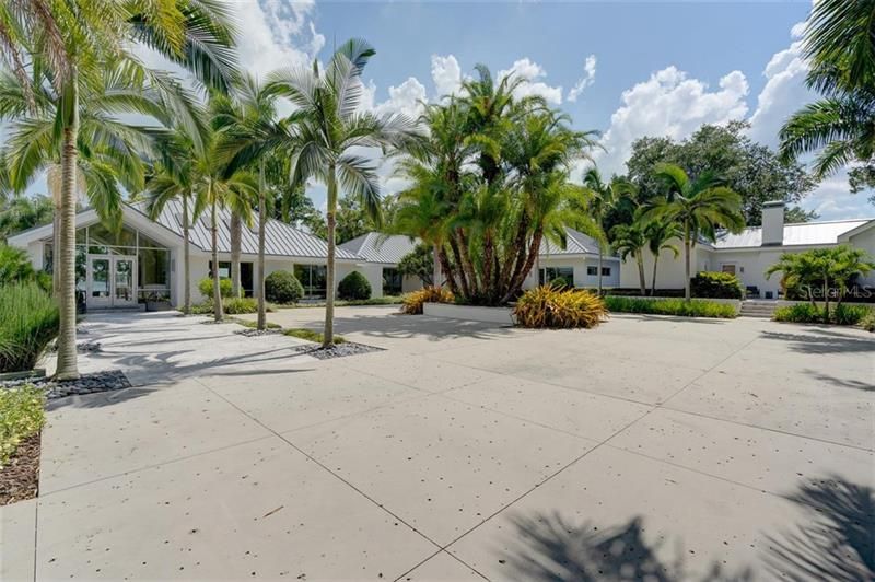 Recently Sold: $3,700,000 (6 beds, 6 baths, 9131 Square Feet)