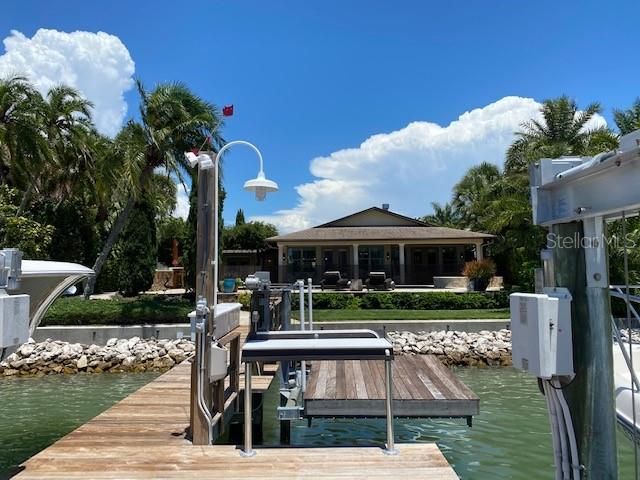Recently Sold: $1,150,000 (3 beds, 2 baths, 2457 Square Feet)