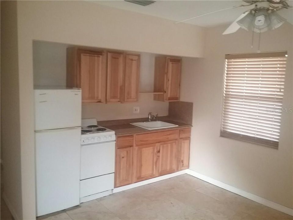 Recently Rented: $925 (1 beds, 1 baths, 450 Square Feet)