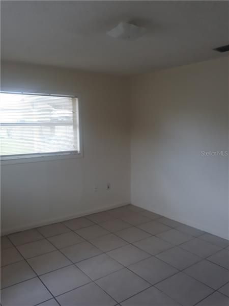 Recently Rented: $800 (2 beds, 1 baths, 990 Square Feet)