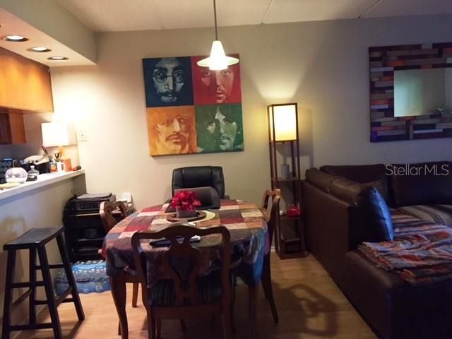 Recently Sold: $130,000 (2 beds, 2 baths, 930 Square Feet)