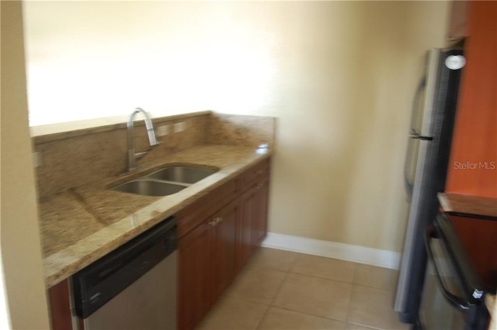 Recently Rented: $875 (1 beds, 1 baths, 563 Square Feet)