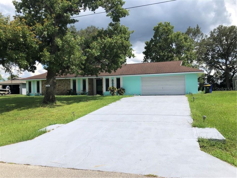 Recently Sold: $182,000 (3 beds, 2 baths, 2160 Square Feet)