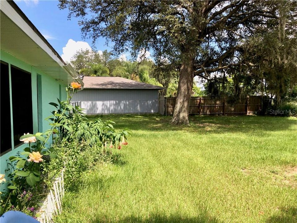 Recently Sold: $182,000 (3 beds, 2 baths, 2160 Square Feet)