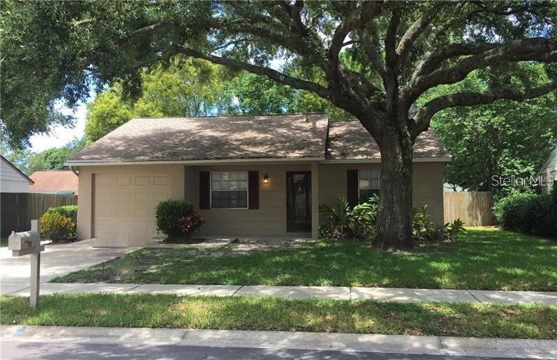 Recently Rented: $1,150 (2 beds, 1 baths, 886 Square Feet)