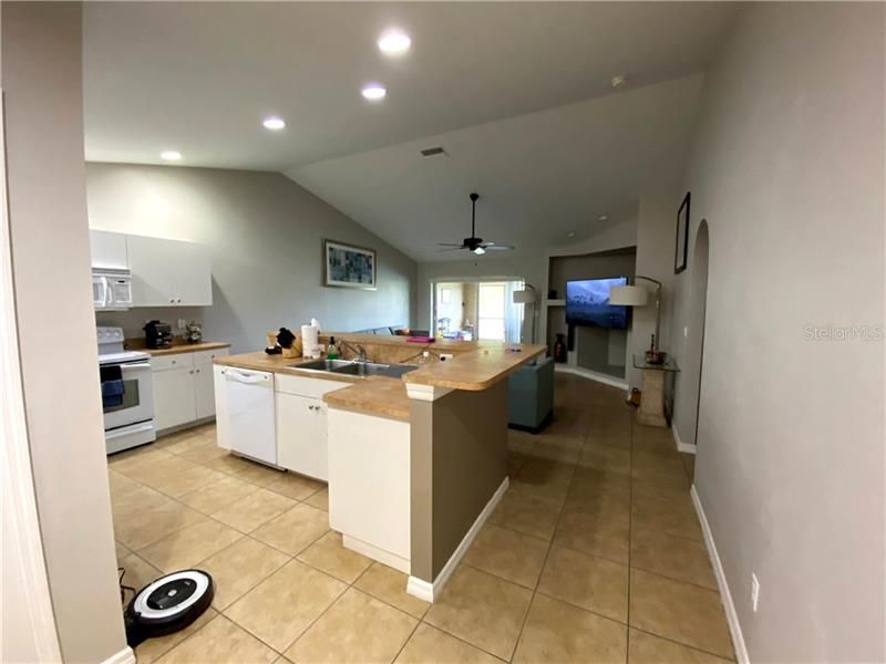Recently Sold: $325,000 (0 beds, 0 baths, 2706 Square Feet)