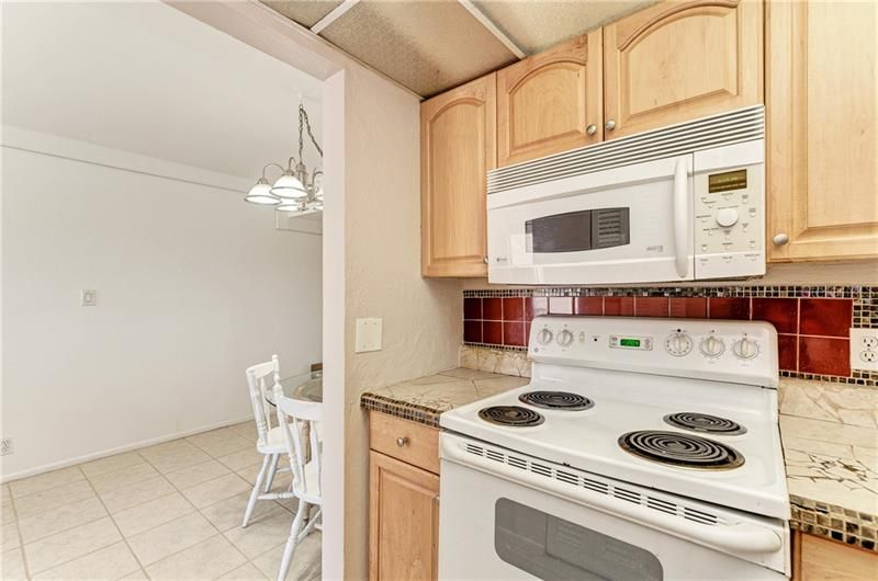 Recently Sold: $80,000 (1 beds, 1 baths, 663 Square Feet)