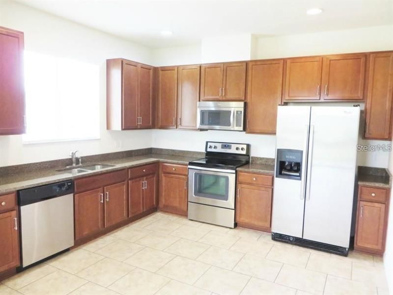 Recently Rented: $1,695 (4 beds, 2 baths, 1825 Square Feet)