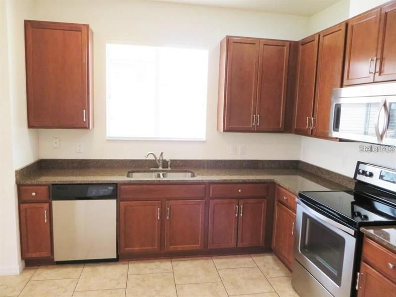 Recently Rented: $1,695 (4 beds, 2 baths, 1825 Square Feet)