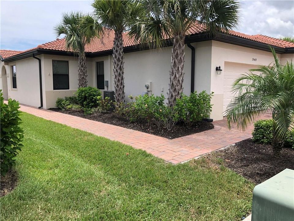 Recently Sold: $270,000 (2 beds, 2 baths, 1550 Square Feet)